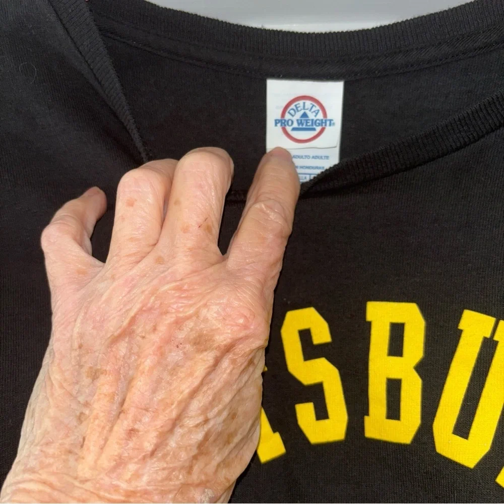 PITTSBURGH FOOTBALL WATT 90 BLACK TEE SHIRT SIZE LADIES MEDIUM - Picture 4 of 11